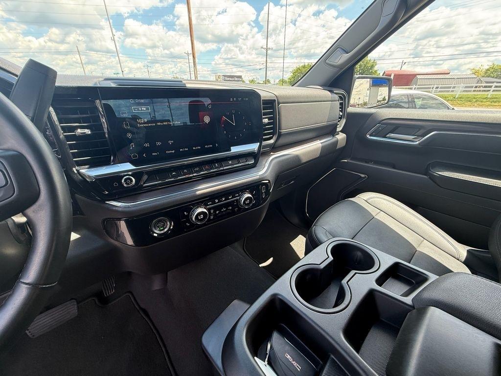 GMC Sierra 1500 SLT Crew Cab 2WD 2024