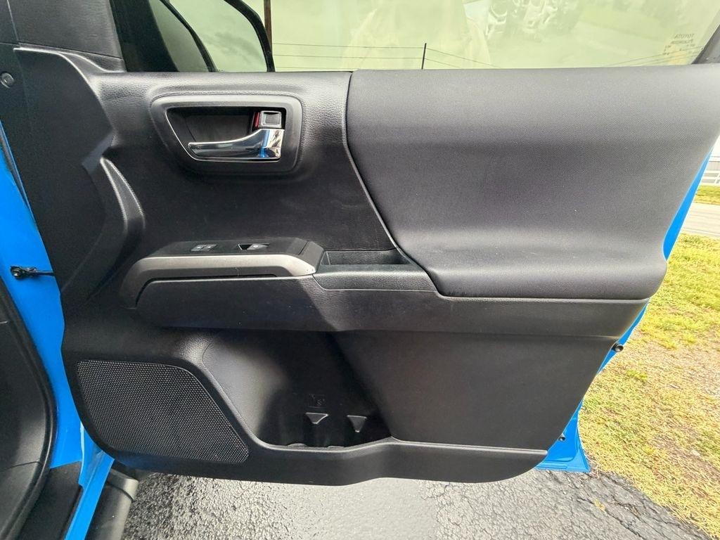 Toyota Tacoma  2021