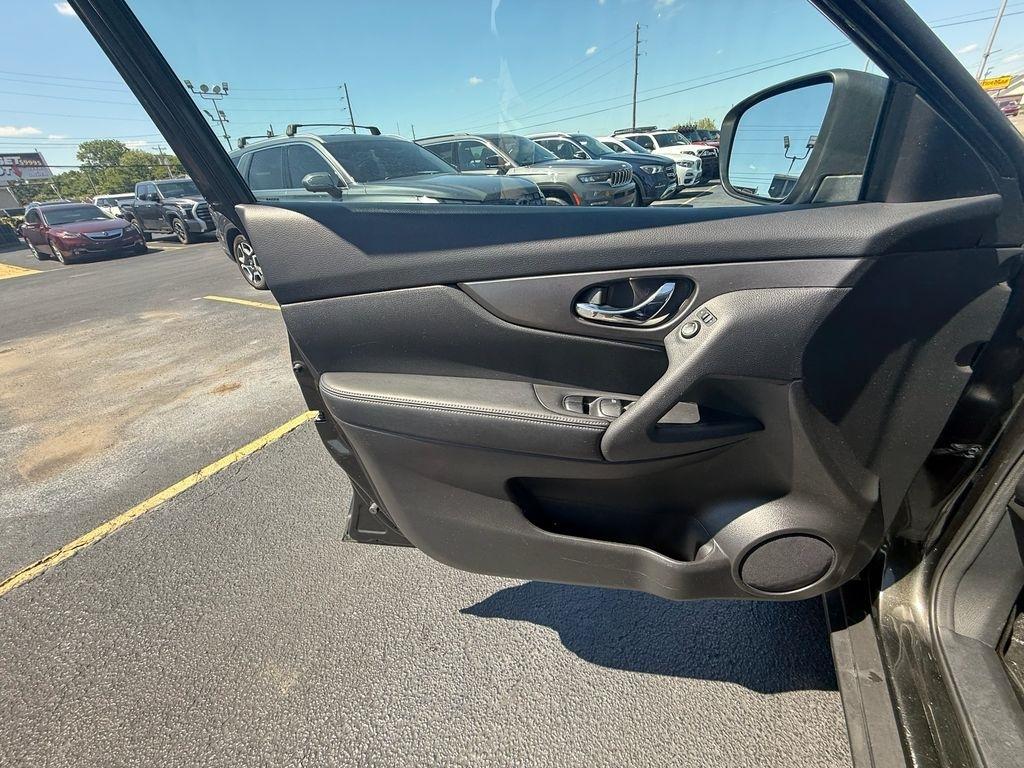Nissan Rogue S 2WD 2014