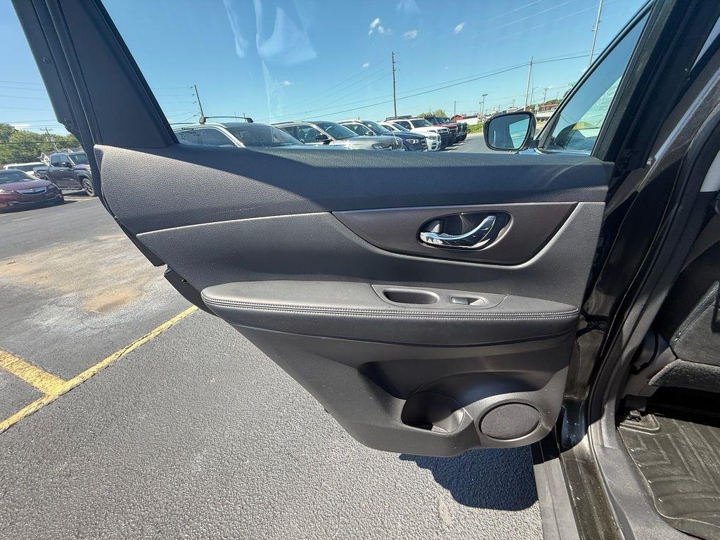 Nissan Rogue S 2WD 2014