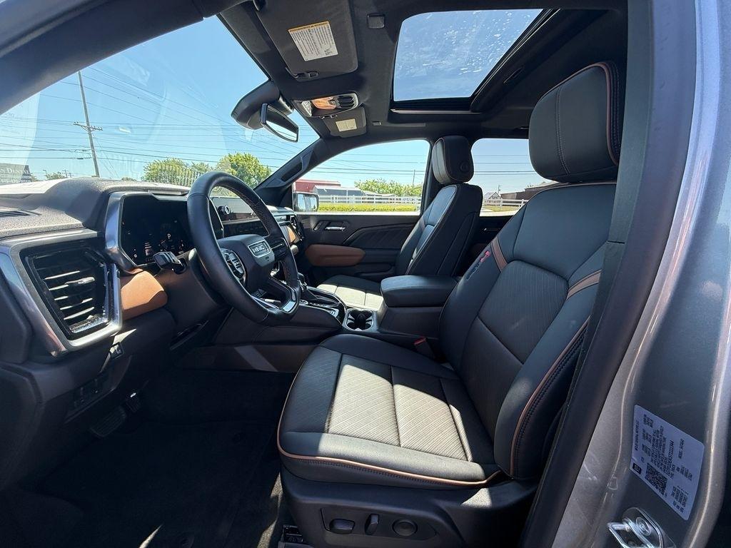 GMC Canyon AT4 Crew Cab 4WD 2026
