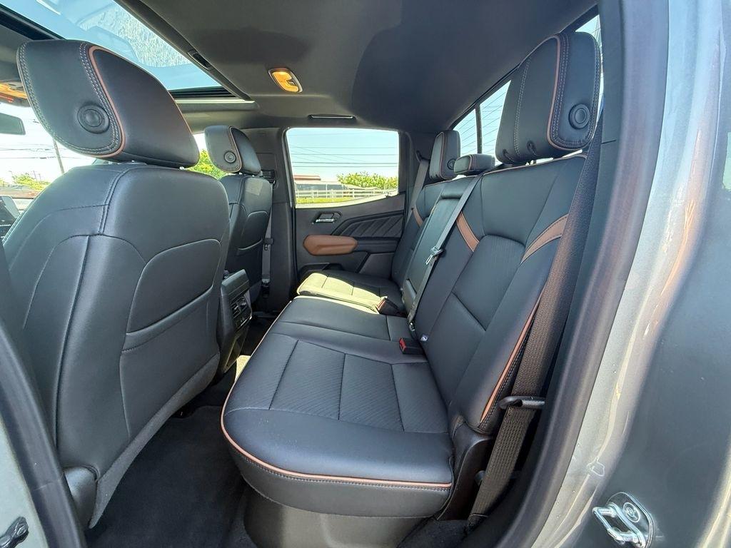 GMC Canyon AT4 Crew Cab 4WD 2026