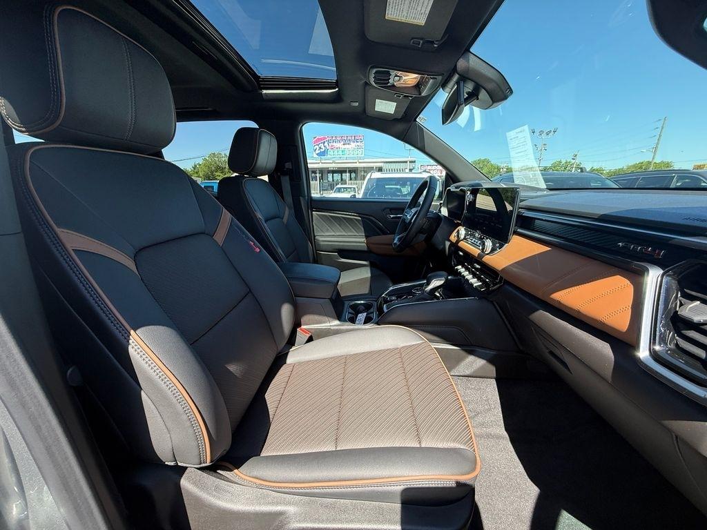 GMC Canyon AT4 Crew Cab 4WD 2026