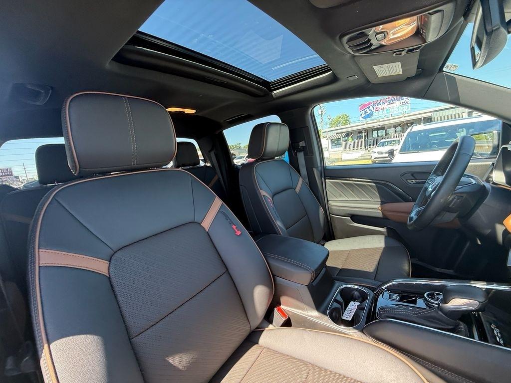 GMC Canyon AT4 Crew Cab 4WD 2026