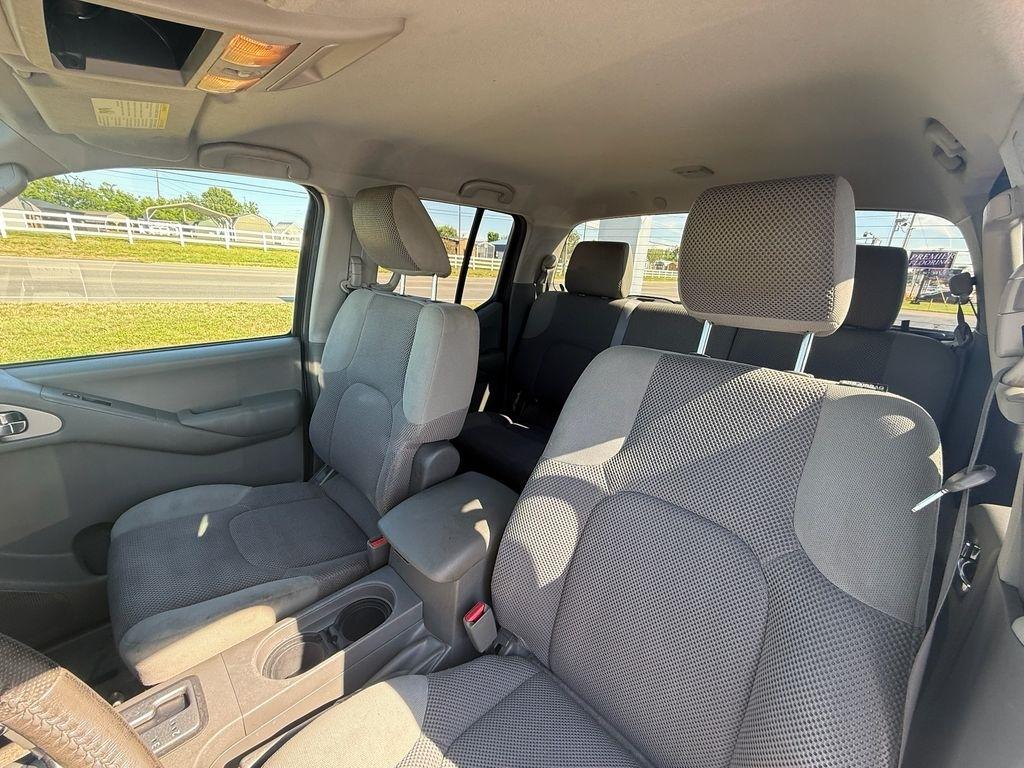 Nissan Frontier S Crew Cab 2WD 2011