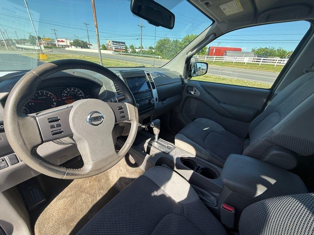 Nissan Frontier S Crew Cab 2WD 2011