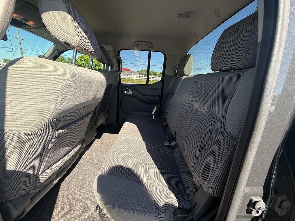 Nissan Frontier S Crew Cab 2WD 2011