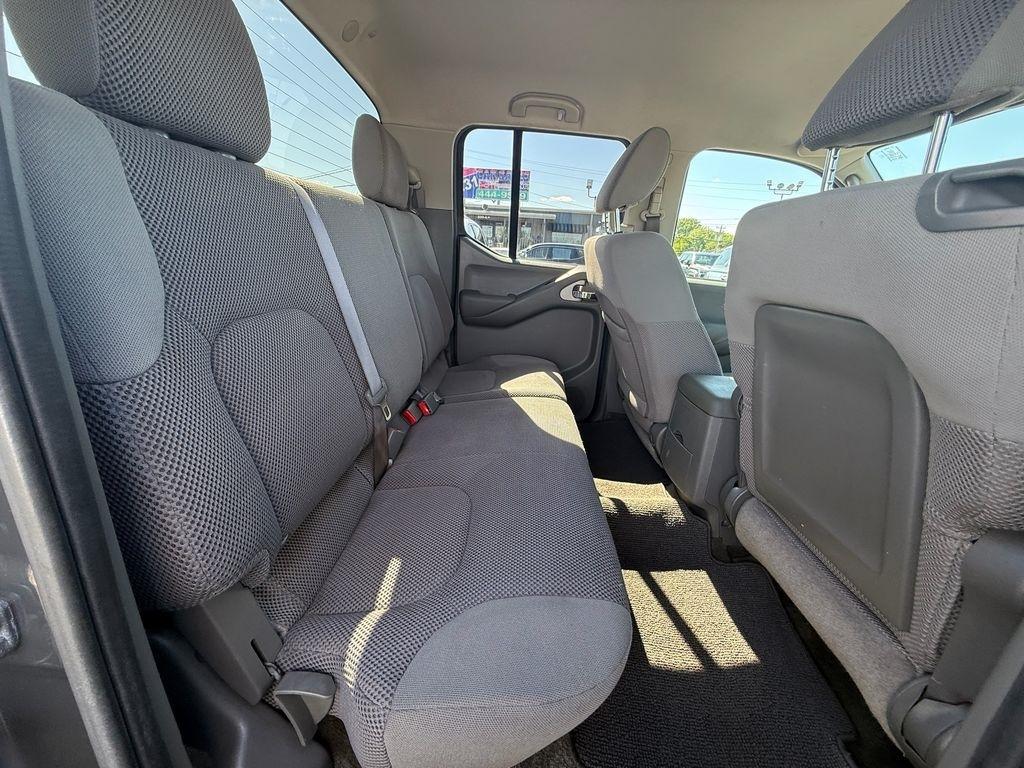 Nissan Frontier S Crew Cab 2WD 2011