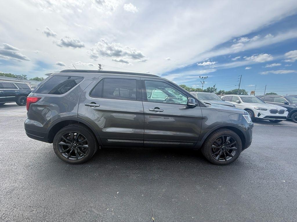 Ford Explorer XLT 4WD 2018