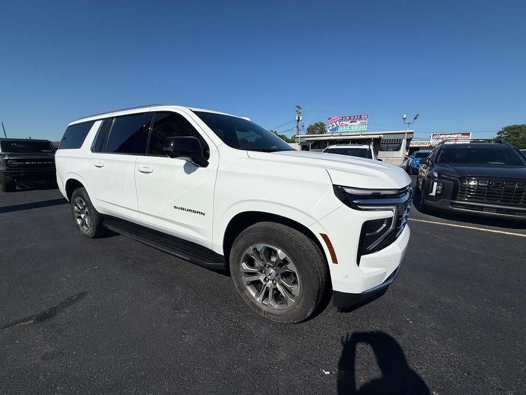 Chevrolet Suburban LT 2025