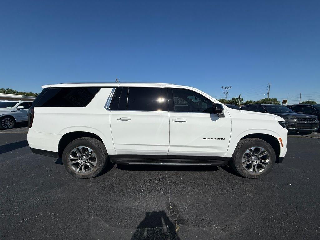 Chevrolet Suburban LT 2025