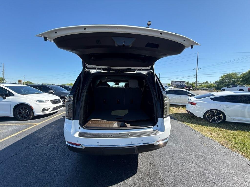 Chevrolet Suburban LT 2025