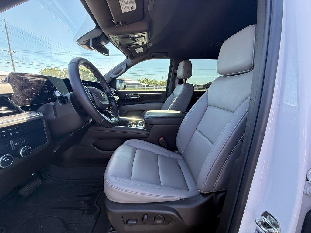 Chevrolet Suburban LT 2025