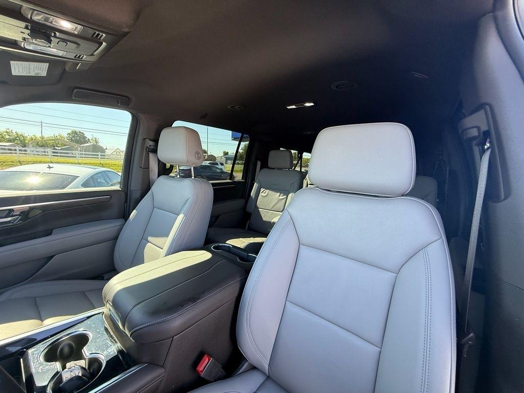 Chevrolet Suburban LT 2025