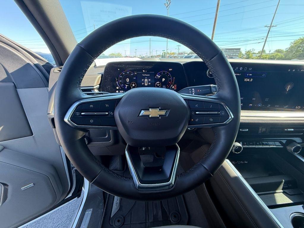 Chevrolet Suburban LT 2025