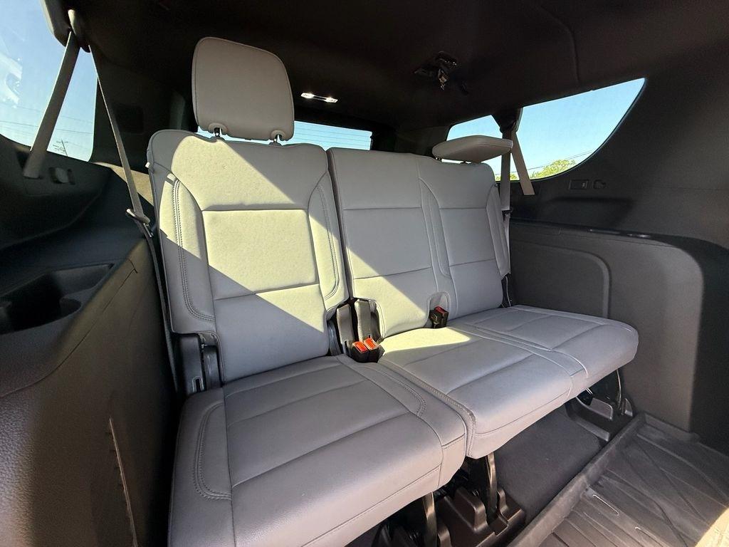 Chevrolet Suburban LT 2025