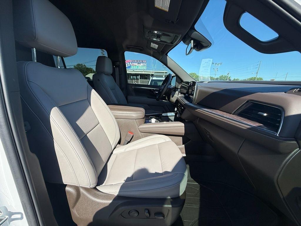 Chevrolet Suburban LT 2025