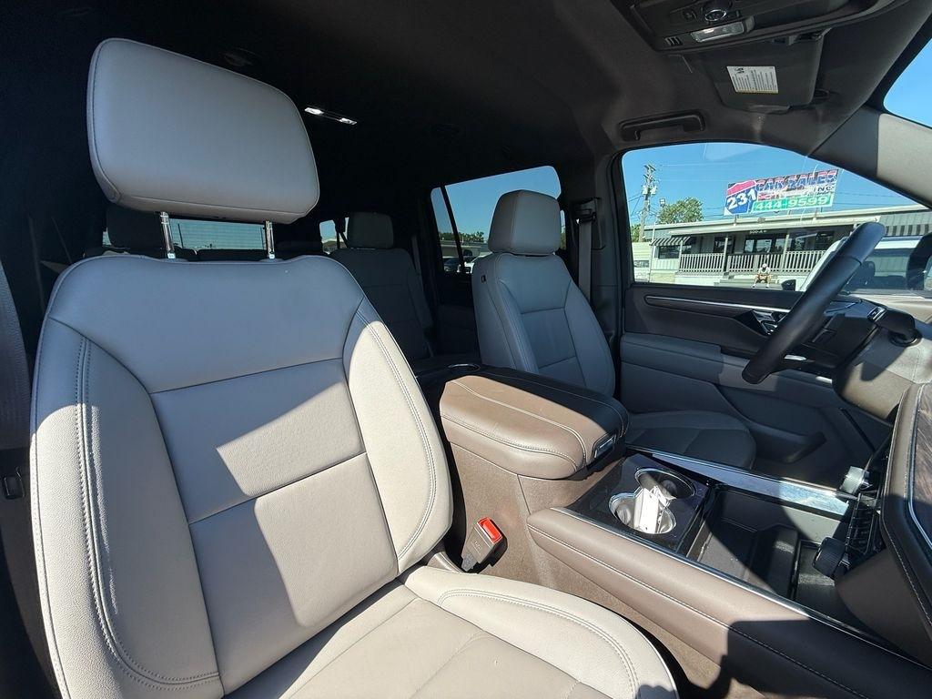Chevrolet Suburban LT 2025