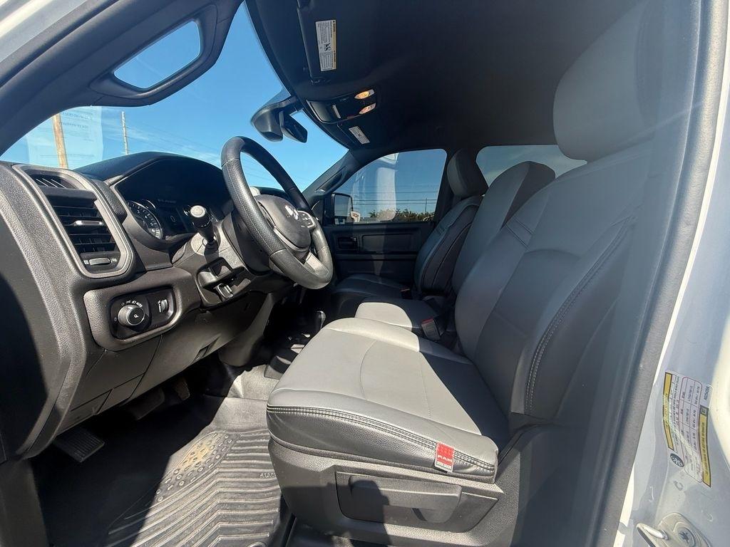 RAM 2500 Tradesman Crew Cab SWB 4WD 2024