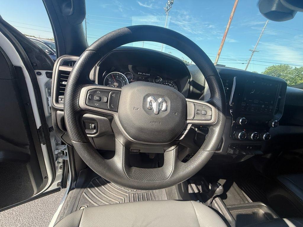 RAM 2500 Tradesman Crew Cab SWB 4WD 2024