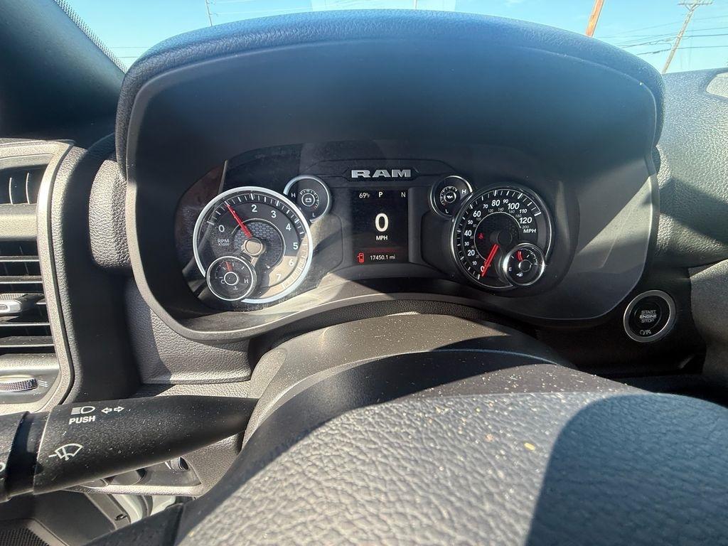 RAM 2500 Tradesman Crew Cab SWB 4WD 2024