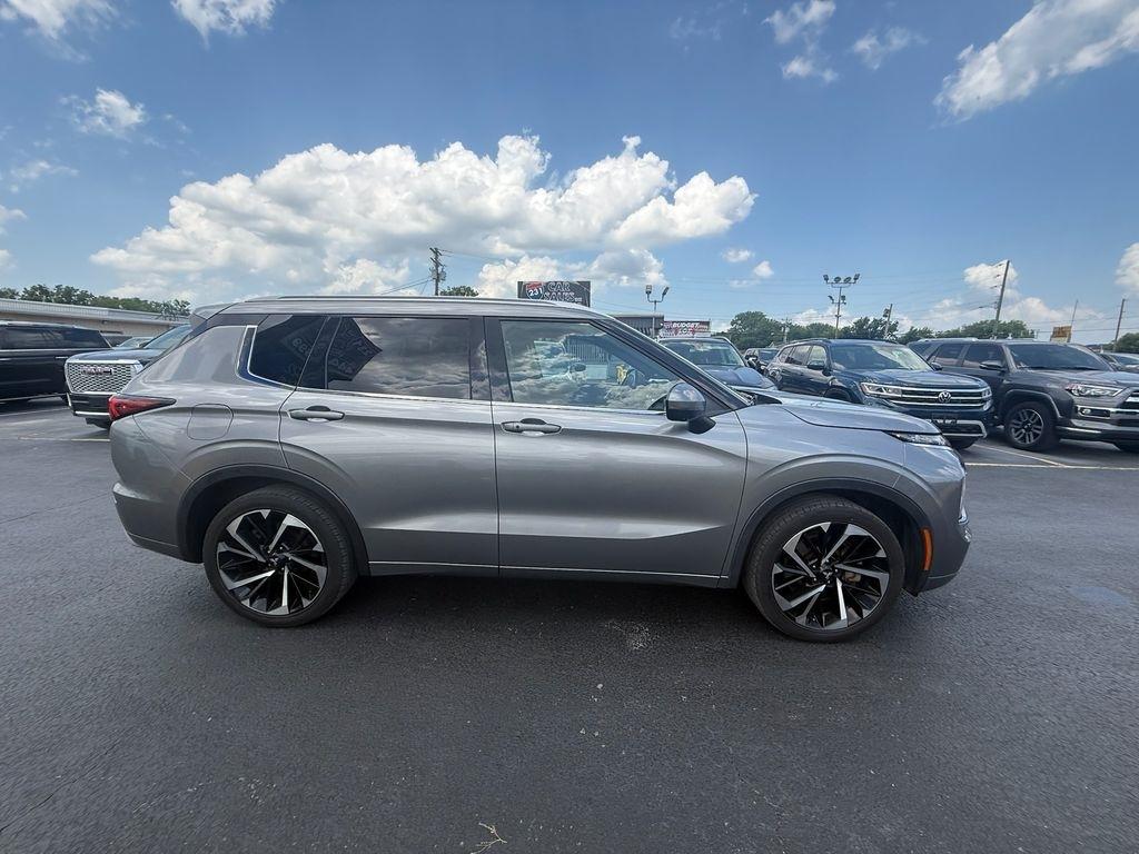 Mitsubishi Outlander  2022