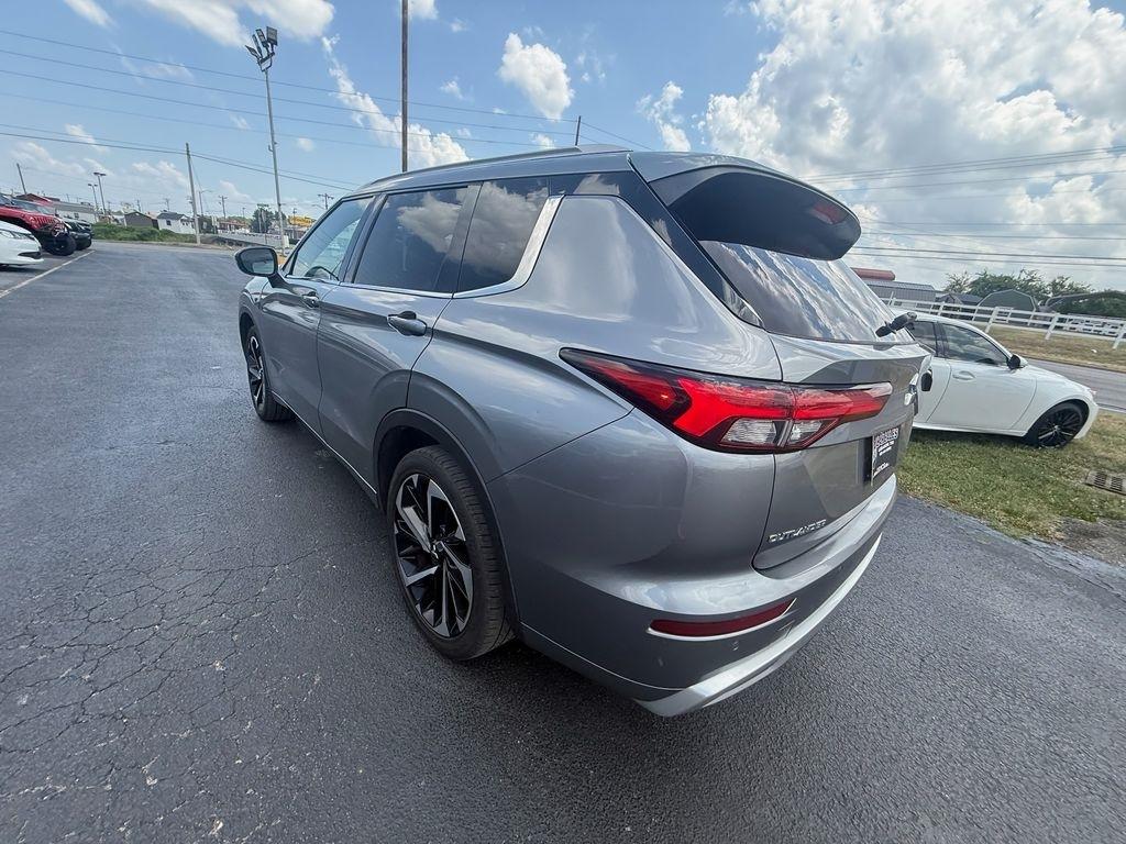 Mitsubishi Outlander  2022