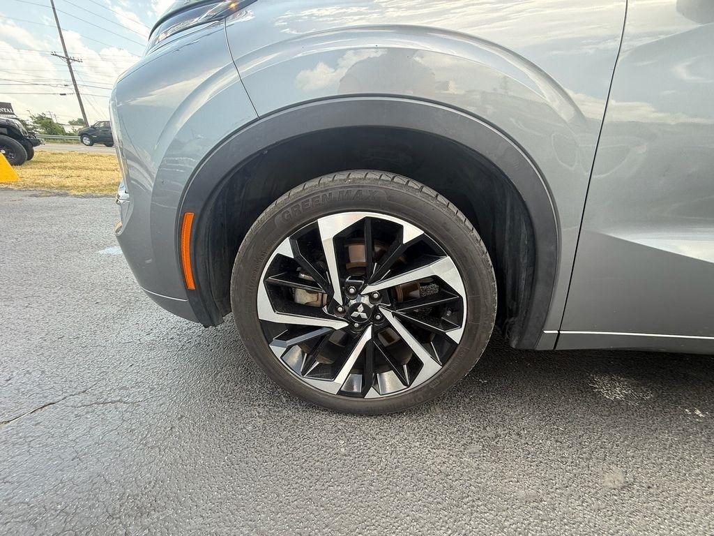 Mitsubishi Outlander  2022