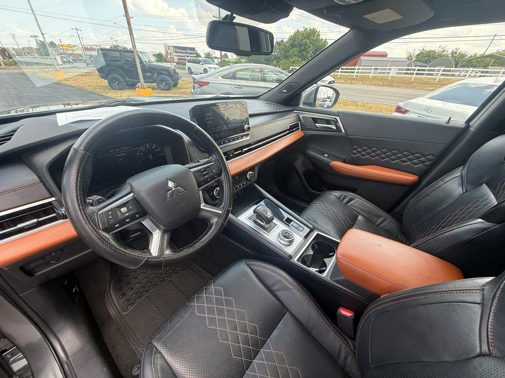 Mitsubishi Outlander  2022