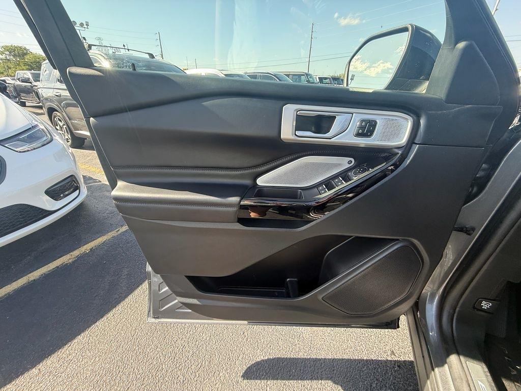 Ford Explorer Platinum AWD 2023