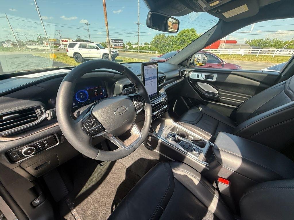 Ford Explorer Platinum AWD 2023