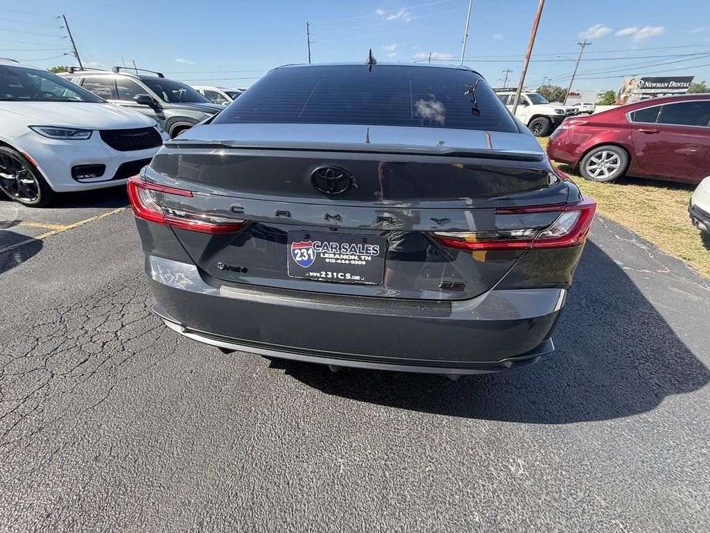 Toyota Camry Hybrid SE 2025
