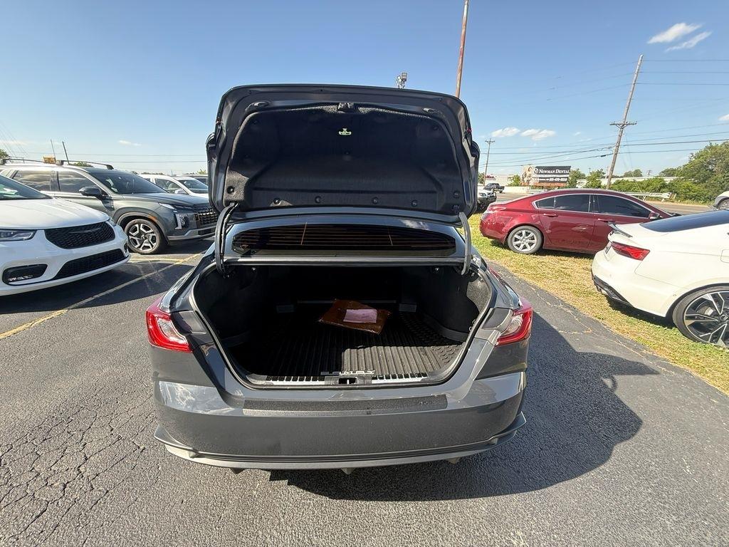 Toyota Camry Hybrid SE 2025