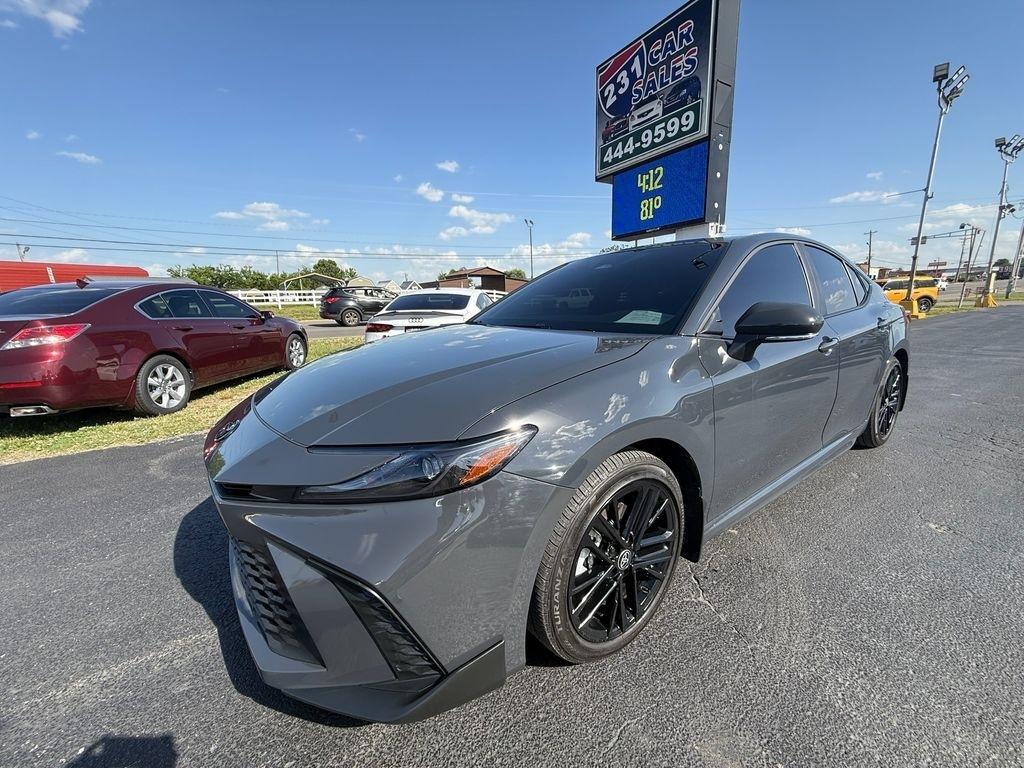 Toyota Camry Hybrid SE 2025