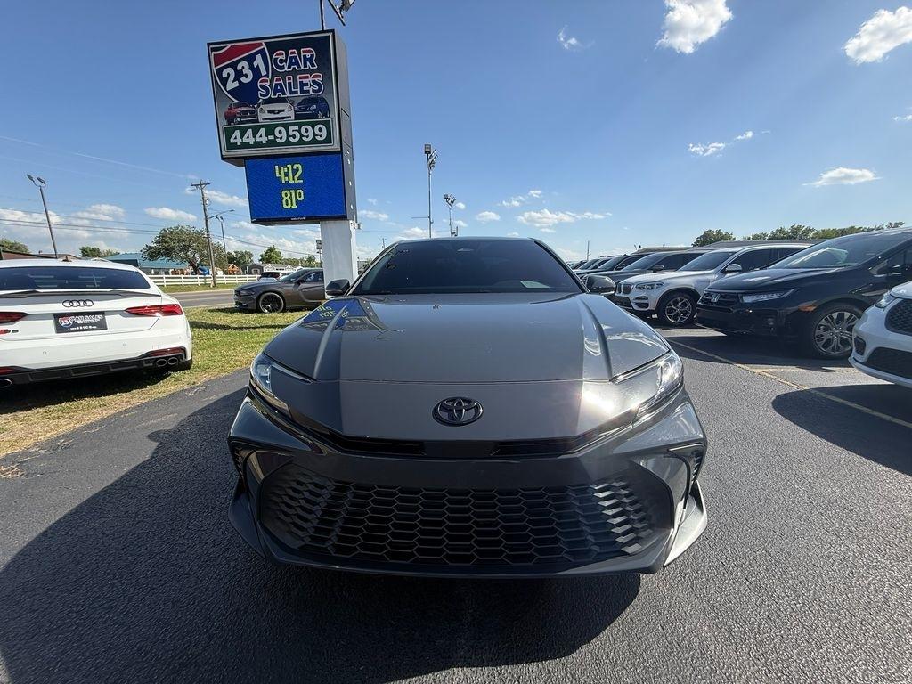 Toyota Camry Hybrid SE 2025