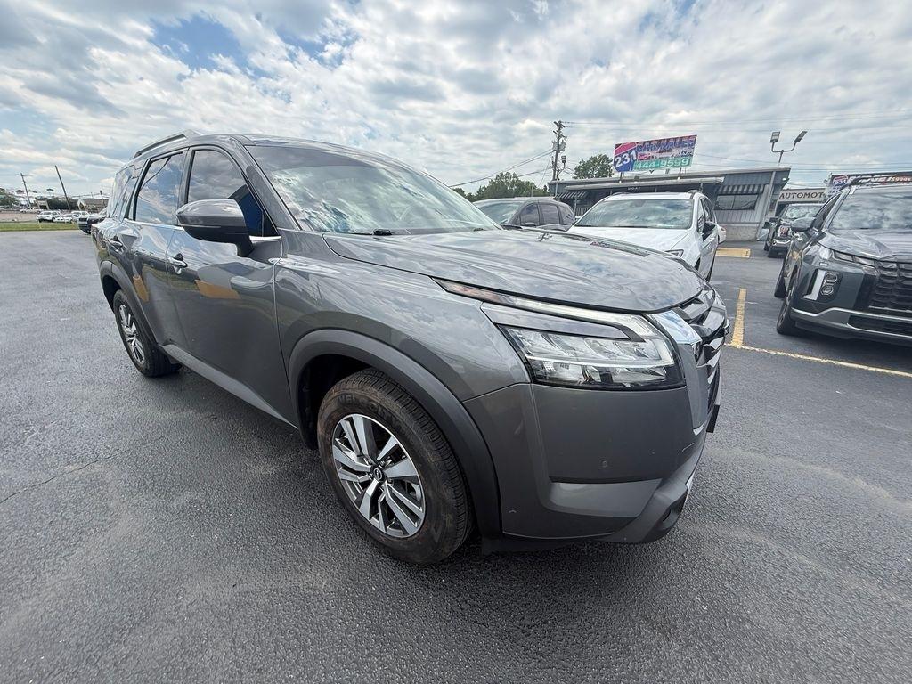 2023 Nissan Pathfinder SL 2WD's photo