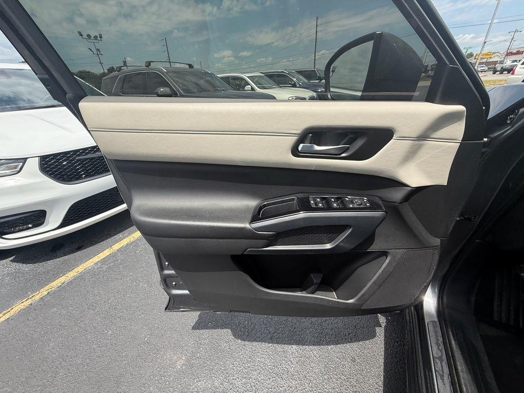 Nissan Pathfinder SL 2023