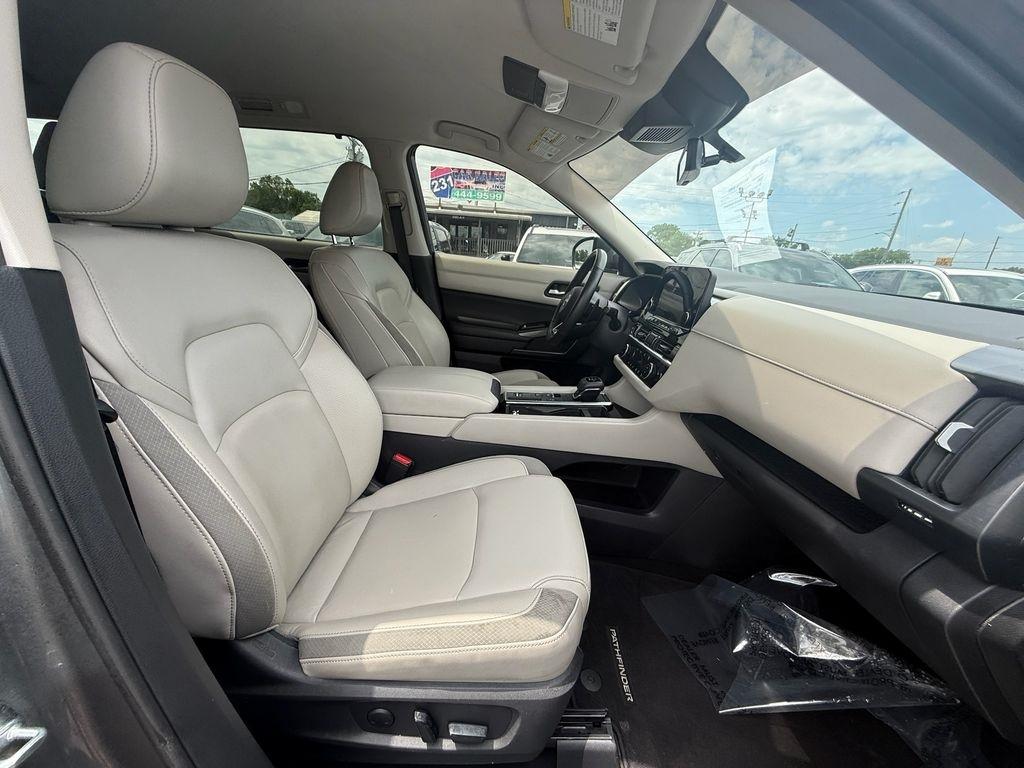 Nissan Pathfinder SL 2023