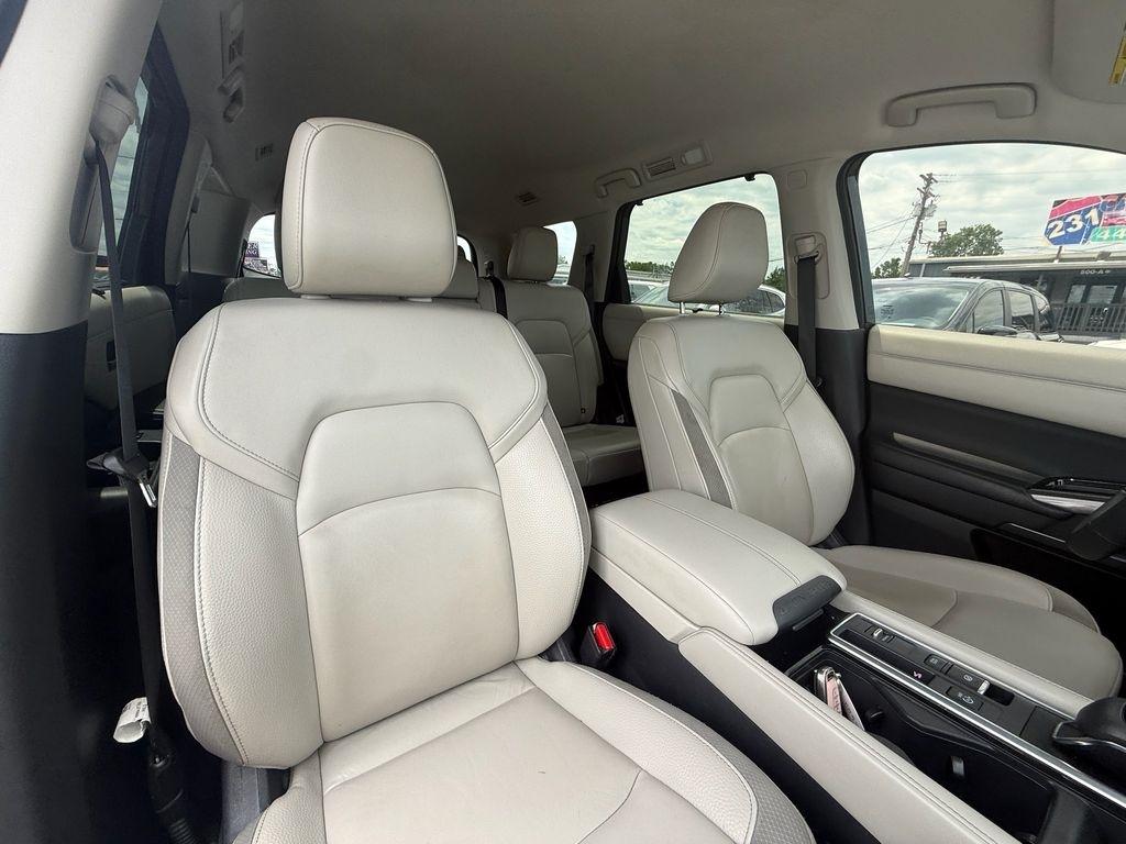 Nissan Pathfinder SL 2023