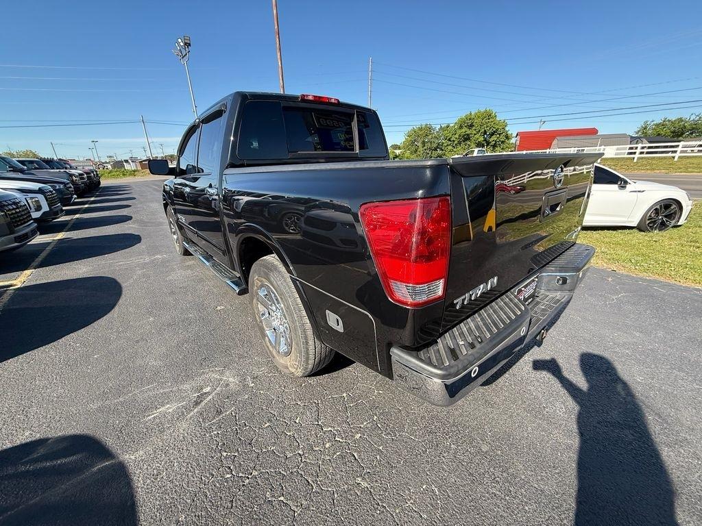 Nissan Titan SV Crew Cab 2WD 2015