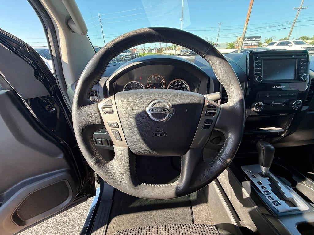 Nissan Titan SV Crew Cab 2WD 2015