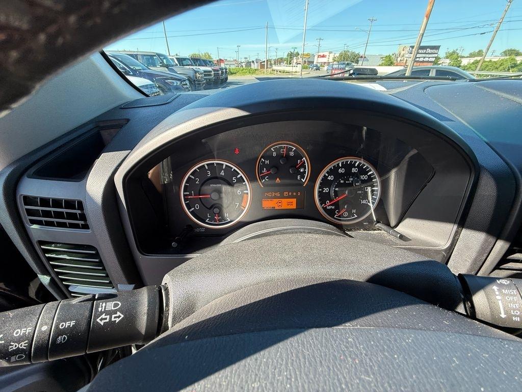 Nissan Titan SV Crew Cab 2WD 2015