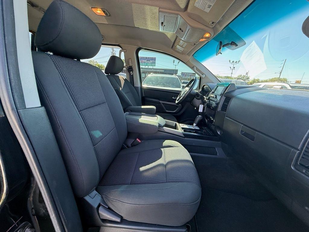 Nissan Titan SV Crew Cab 2WD 2015