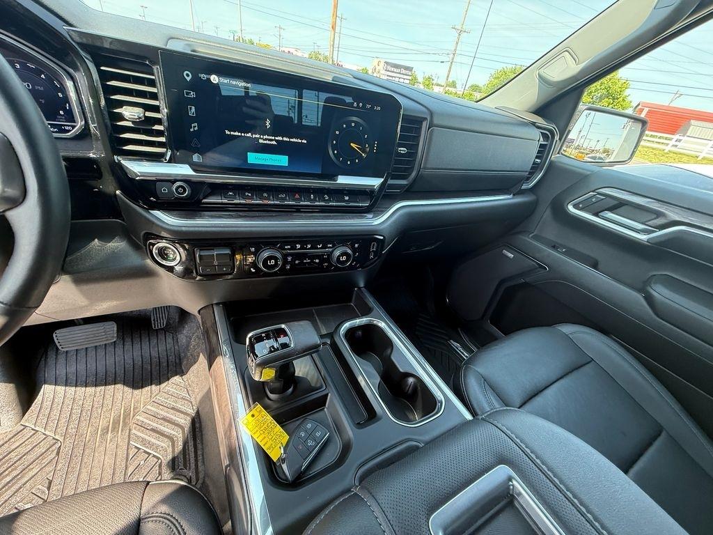 Chevrolet Silverado 1500 LTZ Crew Cab 4WD 2022