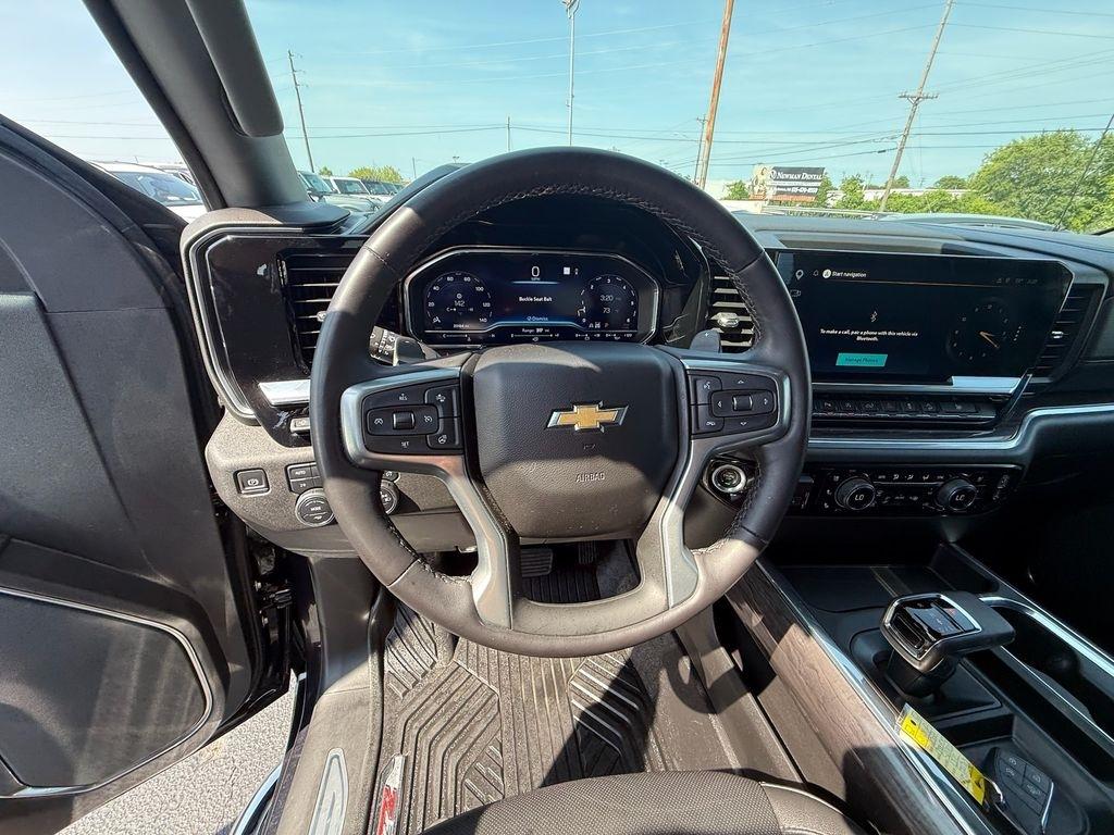 Chevrolet Silverado 1500 LTZ Crew Cab 4WD 2022