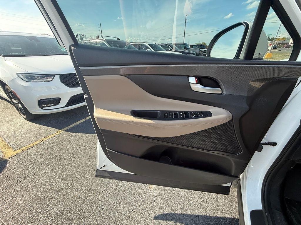 Hyundai Santa Fe SE 2021