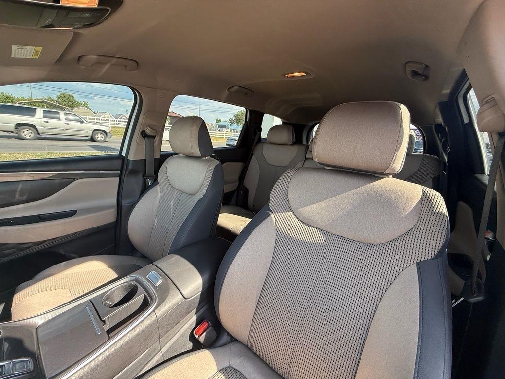 Hyundai Santa Fe SE 2021