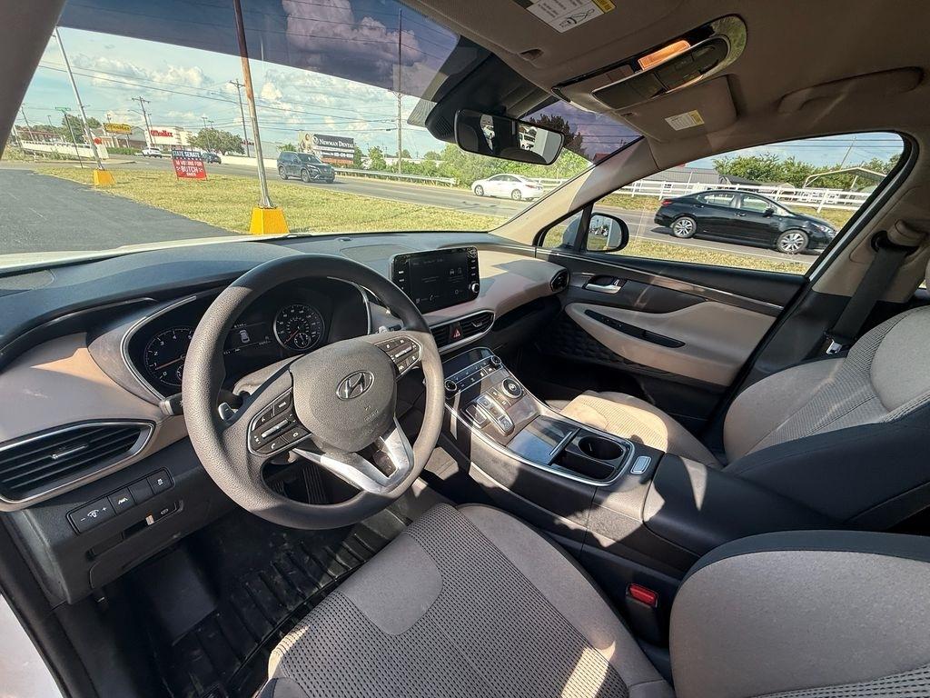 Hyundai Santa Fe SE 2021