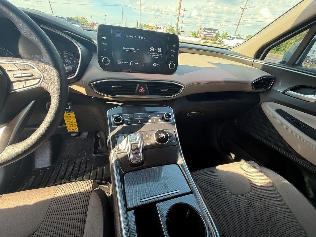 Hyundai Santa Fe SE 2021