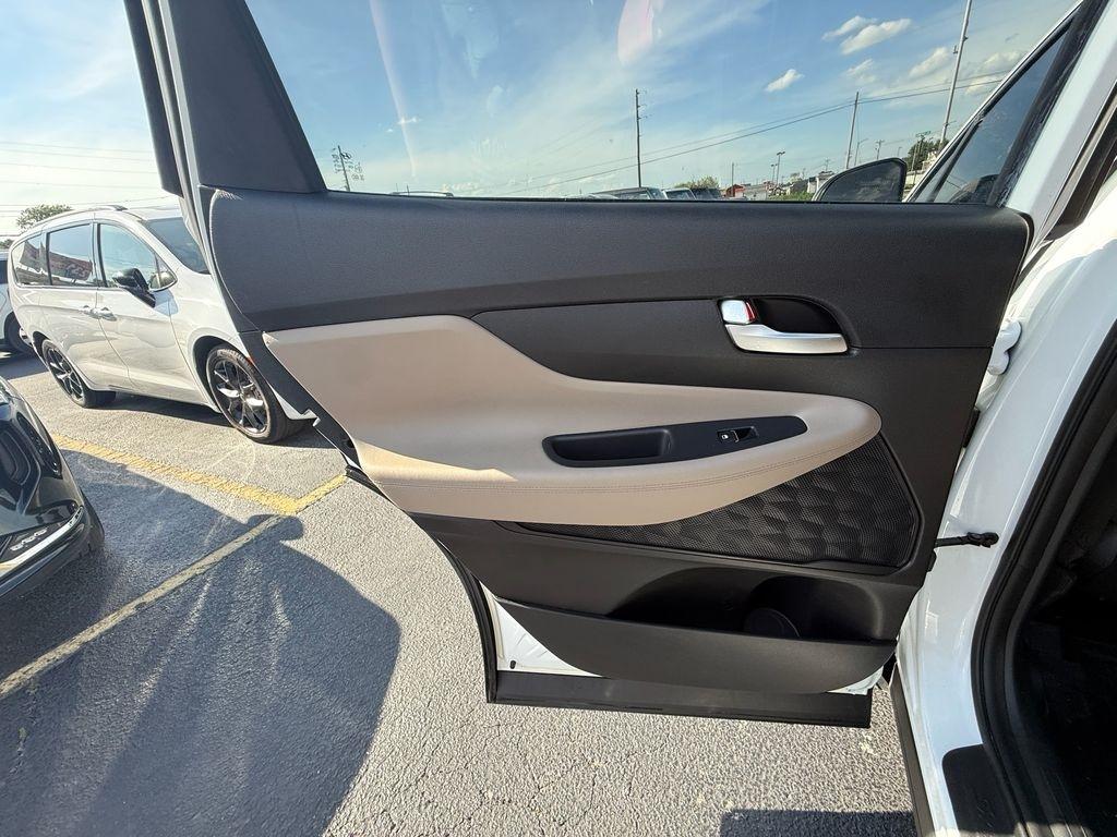 Hyundai Santa Fe SE 2021